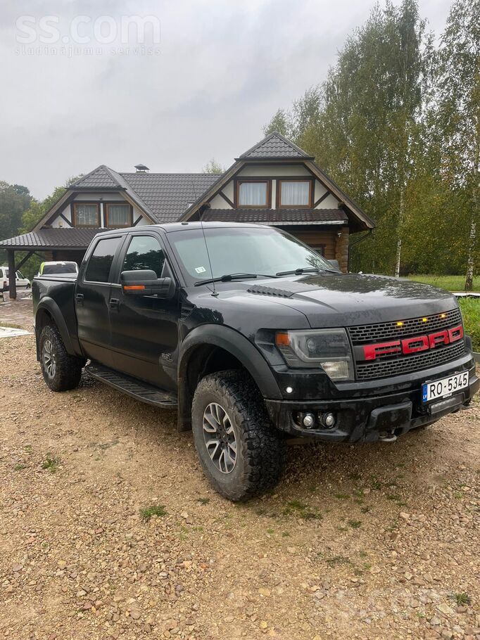 Ford F-150 Svt Raptor. Komplektā ziemas riepas ar radzēm. Papildus info pa t