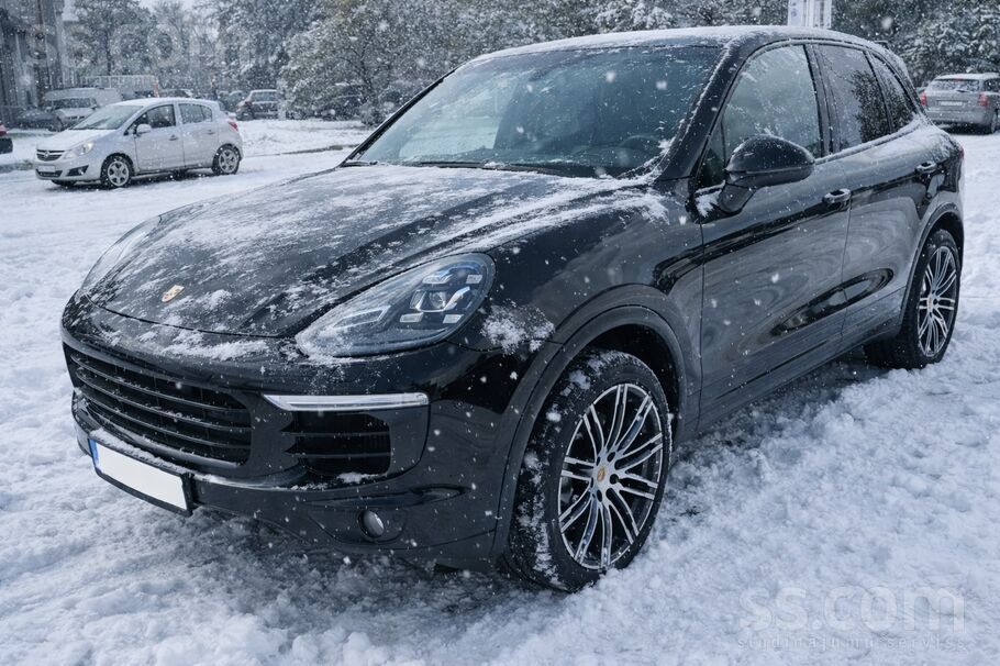 Porsche Cayenne Facelift ar Porsche Sport Chrono sistēma
TA bez defektiem,