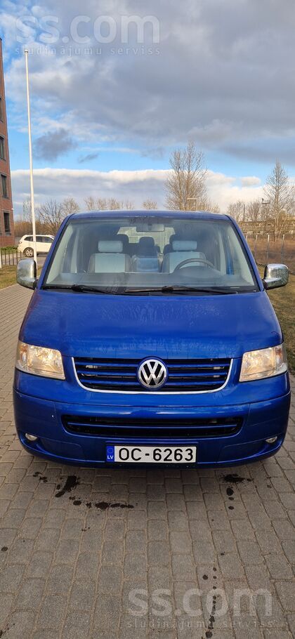 Pārdod Vw busiņu pasažieru ar dīzeļdzinēju un automātisko ātrumkārbu. 
Aprī