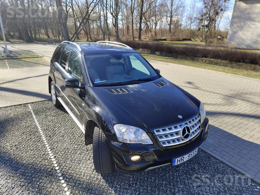 Īpašniece pārdod Mercedes benz Ml350 . Komplekta nāk vasaras riteņi uz 19" d