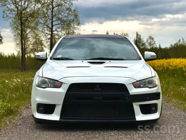 Mitsubishi Pārdodu Mitsubishi Lancer Evolution X, 2011. gada.