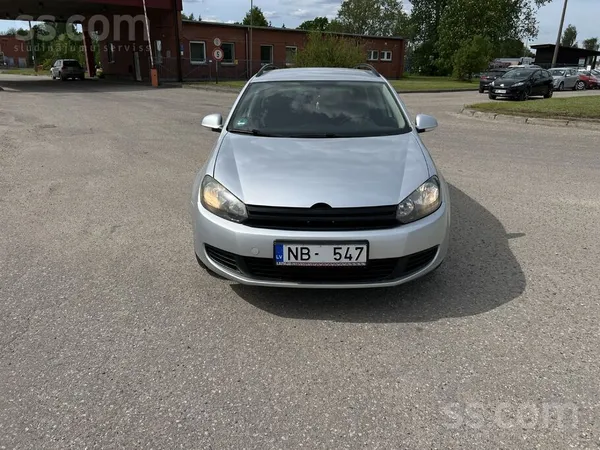 Volkswagen Volkswagen Golf 6 – 1.6 dīzelis – 2013. gads – Sud