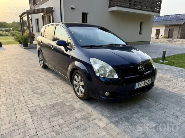 Toyota Verso - 1