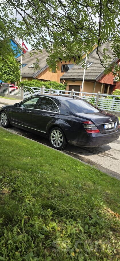 Mercedes Pārdodu auto, kas ir ļoti labā tehniskā stāvoklī. 