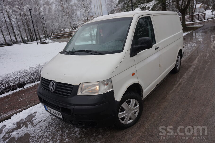 Pārdodu VW Transporter T5 kravas furgonu ar 2 sēdvietām.
1.9 Tdi 77 kW- la