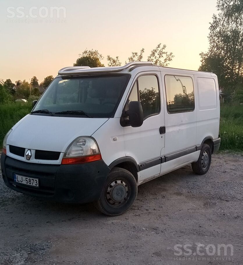 Renault Auto labā teh. kārtībā. Otrās rindas krēsls uz dot
