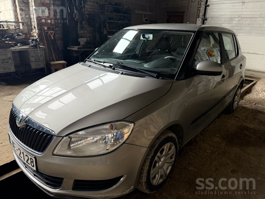 Automašīna teicamā tehniskā stāvoklī. Cenā iekļauts Pvn.