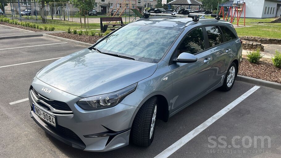 Pārdodu automašīnu Kia Ceed, pirkta jauna Latvijā 2023.gadā. Visas apkopes v