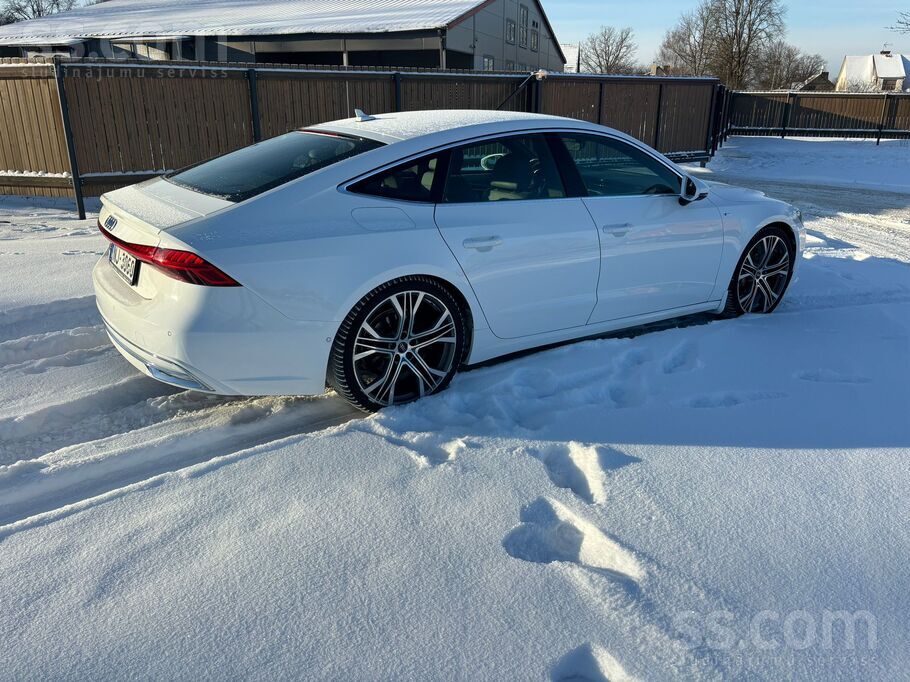 Pārdod attēlos redzamo auto. Labā tehniskā un vizuālā stāvoklī.