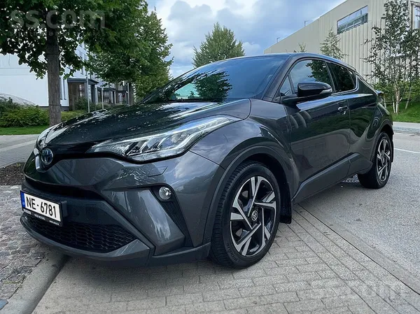 Toyota Uzņēmums pārdod lieliskā stāvoklī - Toyota C-Hr 20