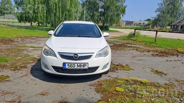 Opel Auto ievests no Igaunijas, tehniski un vizuāli lab