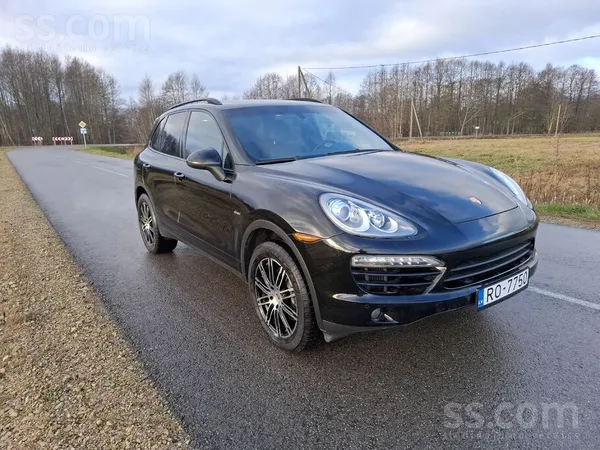 Porsche Pārdod Porsche Cayenne diesel, 261t. km nobraukums