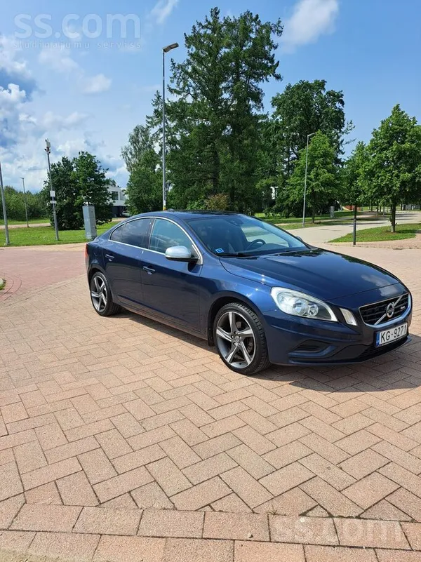Volvo Volvo S60 R-Design 1.6D2 ar mehānisko ātrumkārbu.