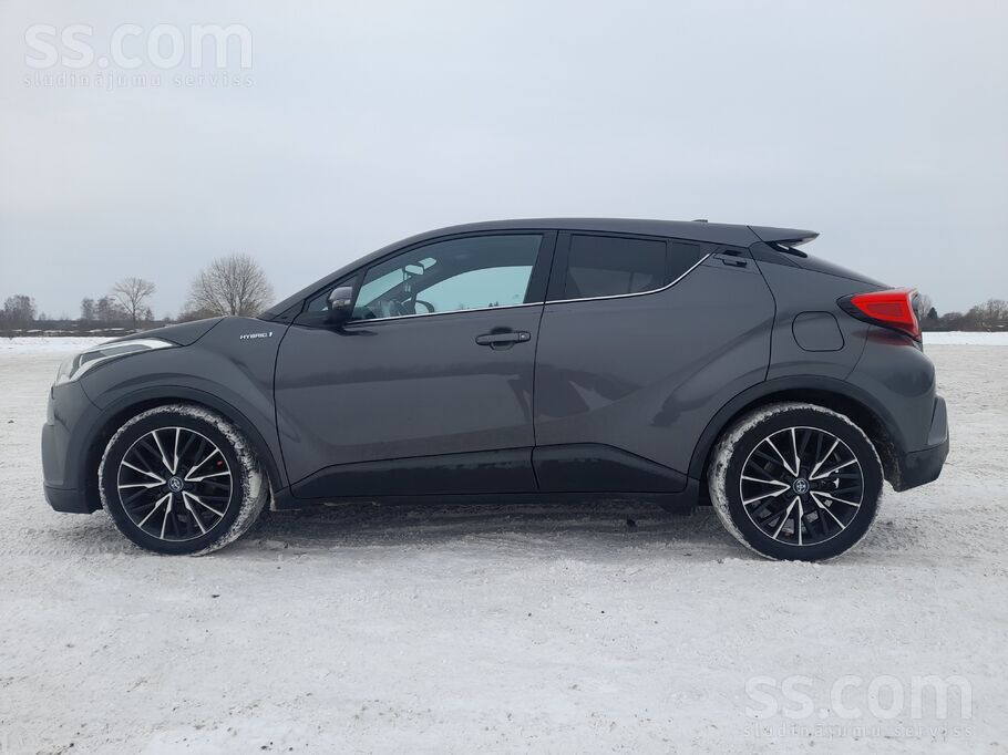 Toyota C-Hr. Hibrid + Brc- Gas. На газе до 750км. Оба бака до 1500км. Очень