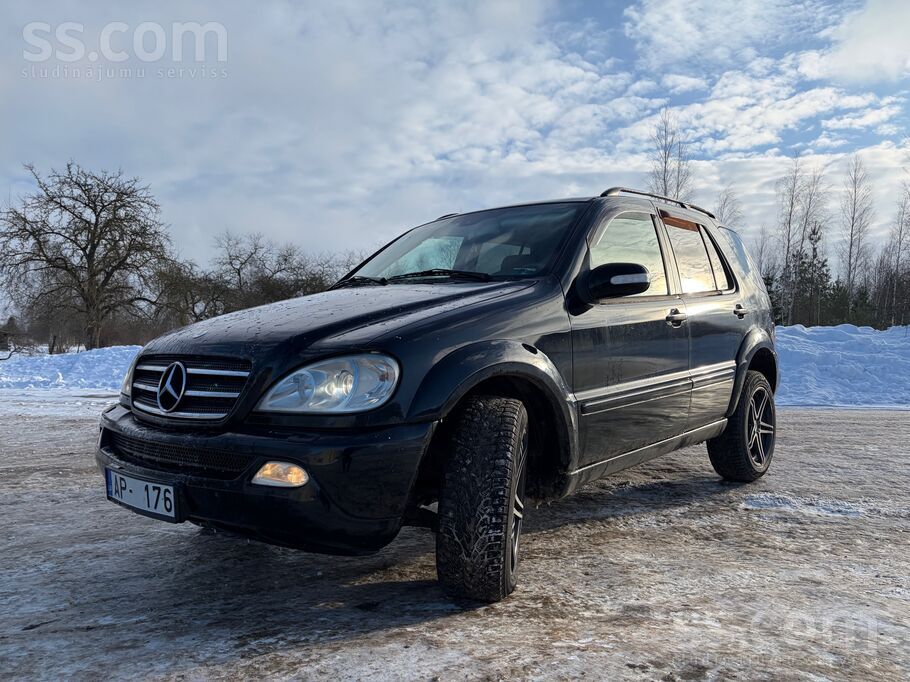 Pārdod Ml400 4.0D Labā tehniskā stāvoklī, vizuāli ir sīkumi, ka jau šāda gad