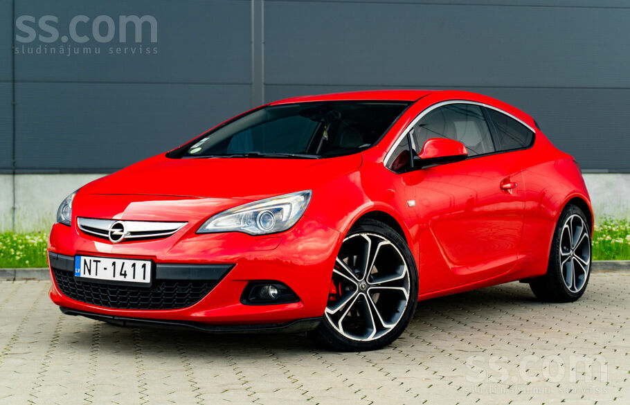 Opel Opel Astra Gtc ar 2.0 litru dīzeļdzinēju ar manuāl