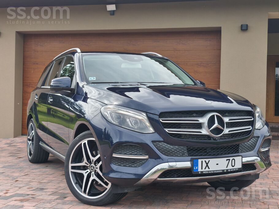 Mercedes Gle350 d 4matic
Ceļazīmju atpazīšanas funkcija
Adaptīvās gaisma