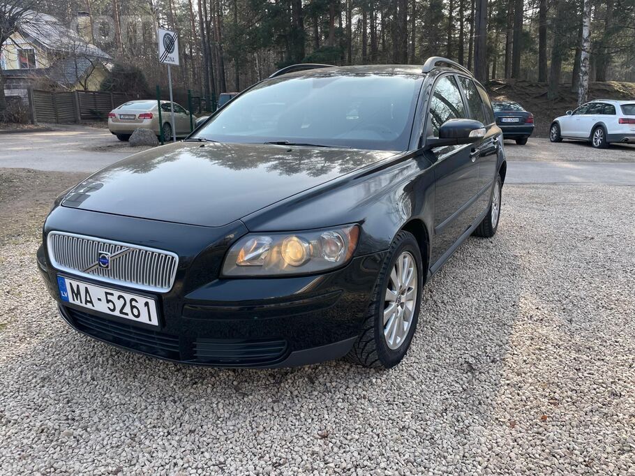 Pārdodu koptu Volvo V50.