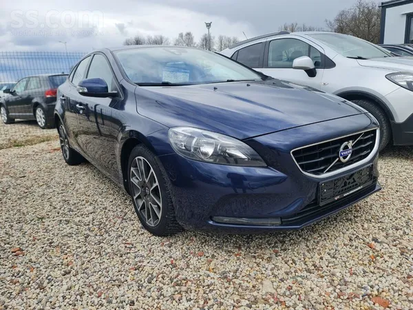Volvo Auto no Holandes . Volvo V40 ar ņipro 2.0 dīzelīti