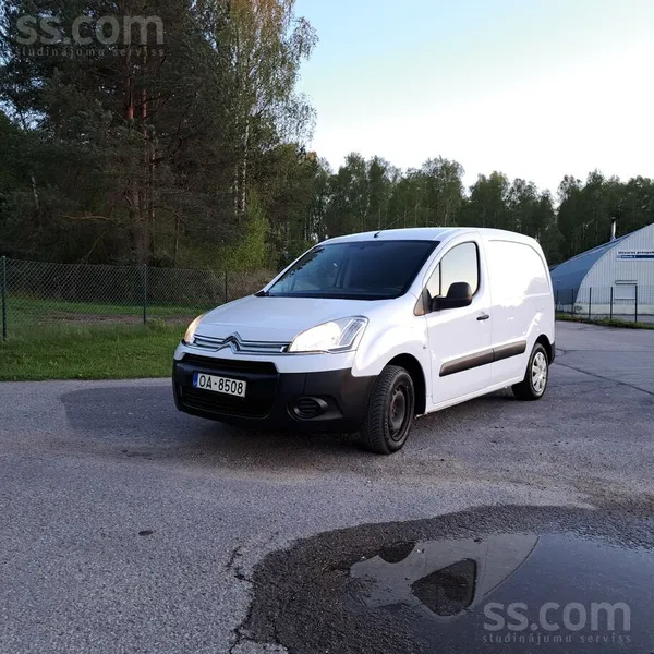 Tirgoju Citroen Berlingo 1, 6d. 55 kw, 3 sedvietas. Mazs nobraukums, paterin
