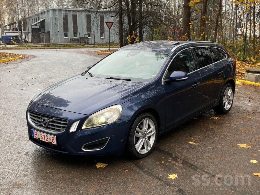 Volvo V60 Summum, jauna ta, ekonomisks 2.0 dīzelis, manuālā ātrumkārba, 2 at