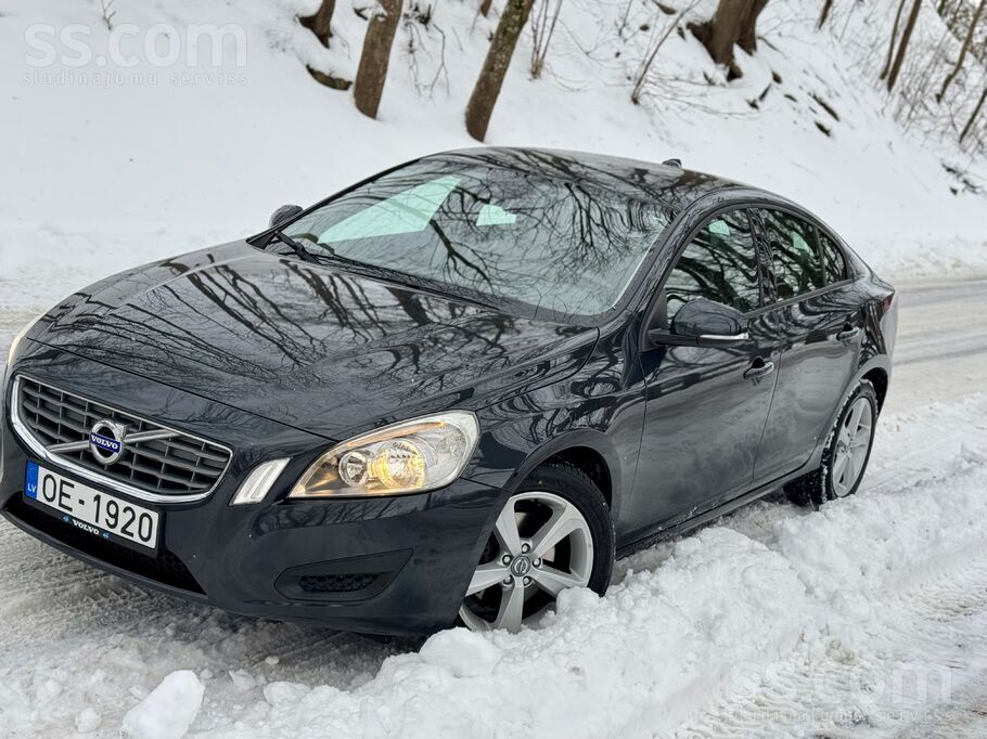 Volvo Pārdošanā ļoti dzīvs Volvo s60 ar ekonomisko un uz