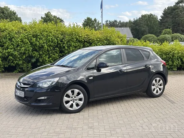 Opel Pārdodu koptu Opel Astra 2.0 Cdti ar 213000km nobr