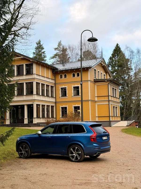 Volvo Tiek pārdots Volvo Xc90 R-Design (eksterjers un in