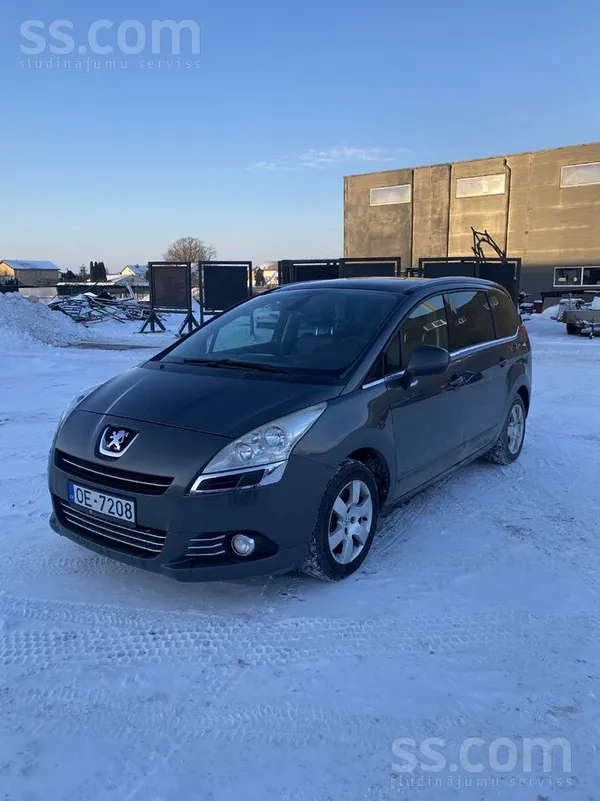 Peugeot Automašīna ir labā tehniskā stāvoklī