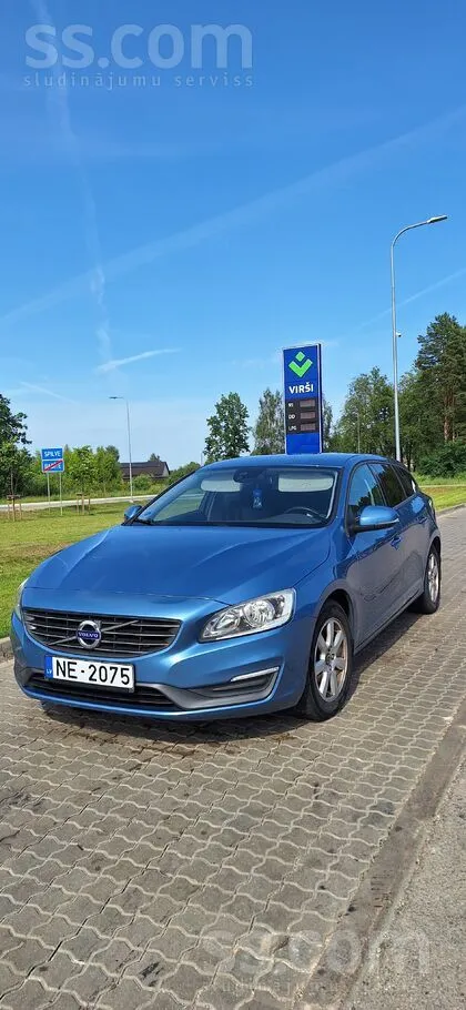 Volvo Pārdodu volvo v60.
