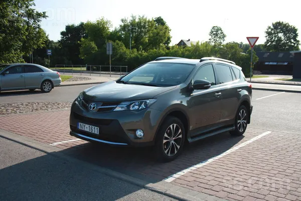 Toyota Labā tehniskā kārtībā, nav sista un krāsota. Ļoti 