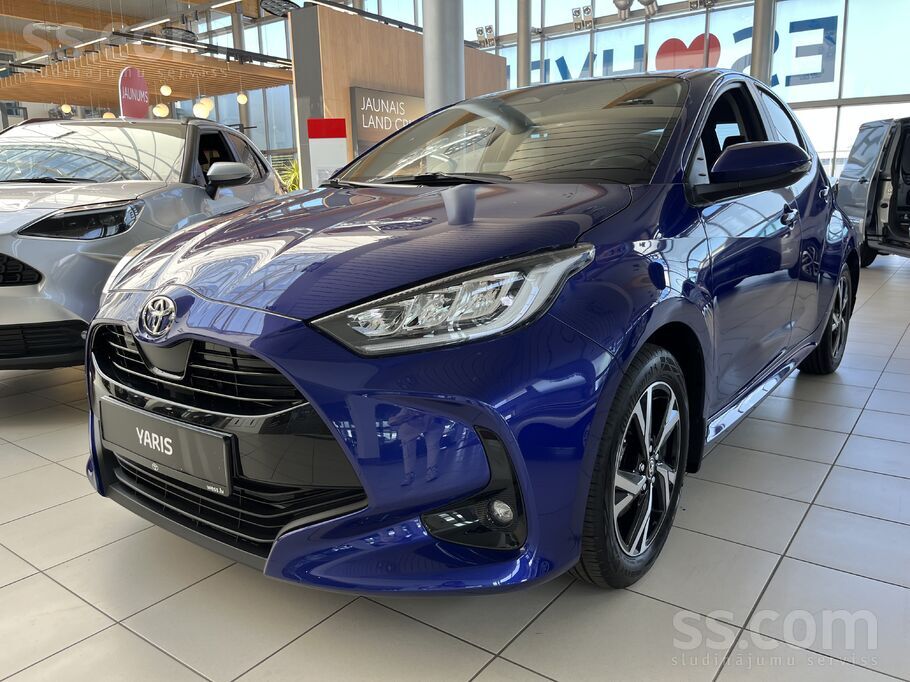 Toyota Jauns auto. Toyota Yaris Hybrid 5d Hatchback 1.5 H