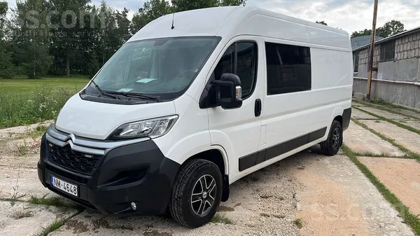 Citroen Pārdod ļoti labi sakomplektētu busu. 