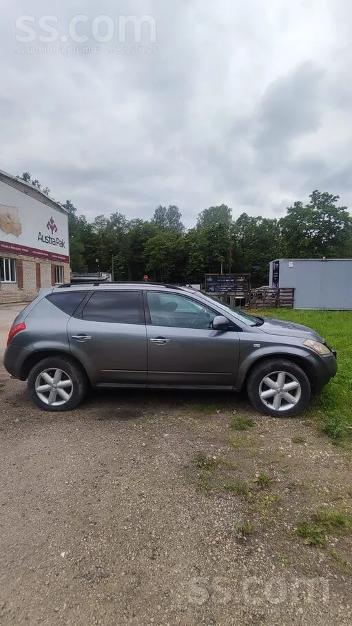 Nissan Продаётся машина с дефектом.