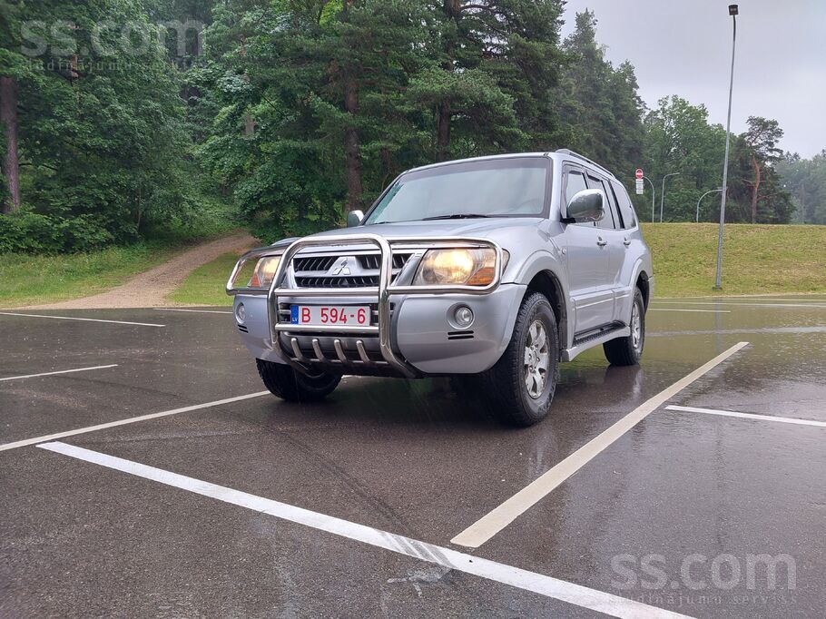 Mitsubishi Pārdod Mitsubishi Pajero. 2005.gada. 3.2 Dizelis(1