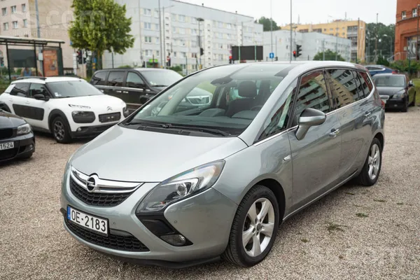 Opel Opel Zafira Tourer 2.0D ar 96Kw un septiņām sēdvie