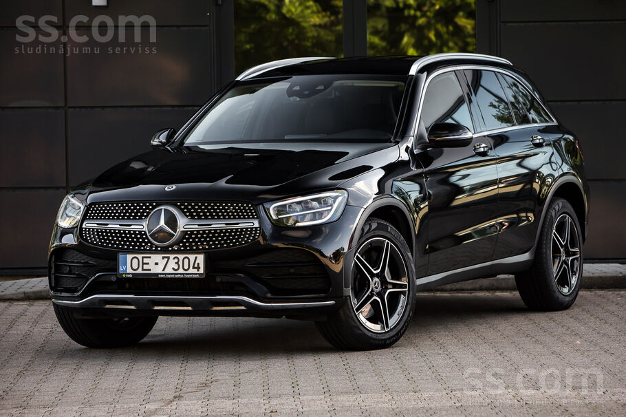 Tikko ievests Mercedes Benz Glc300 De 4Matic hibrīds Amg komplektācijā.
2.
