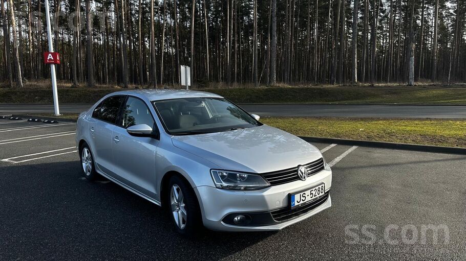 VW Jetta 1.4 benzīns, Automāts. 

Volkswagen Jetta 2013 
Jauna TA

Volk