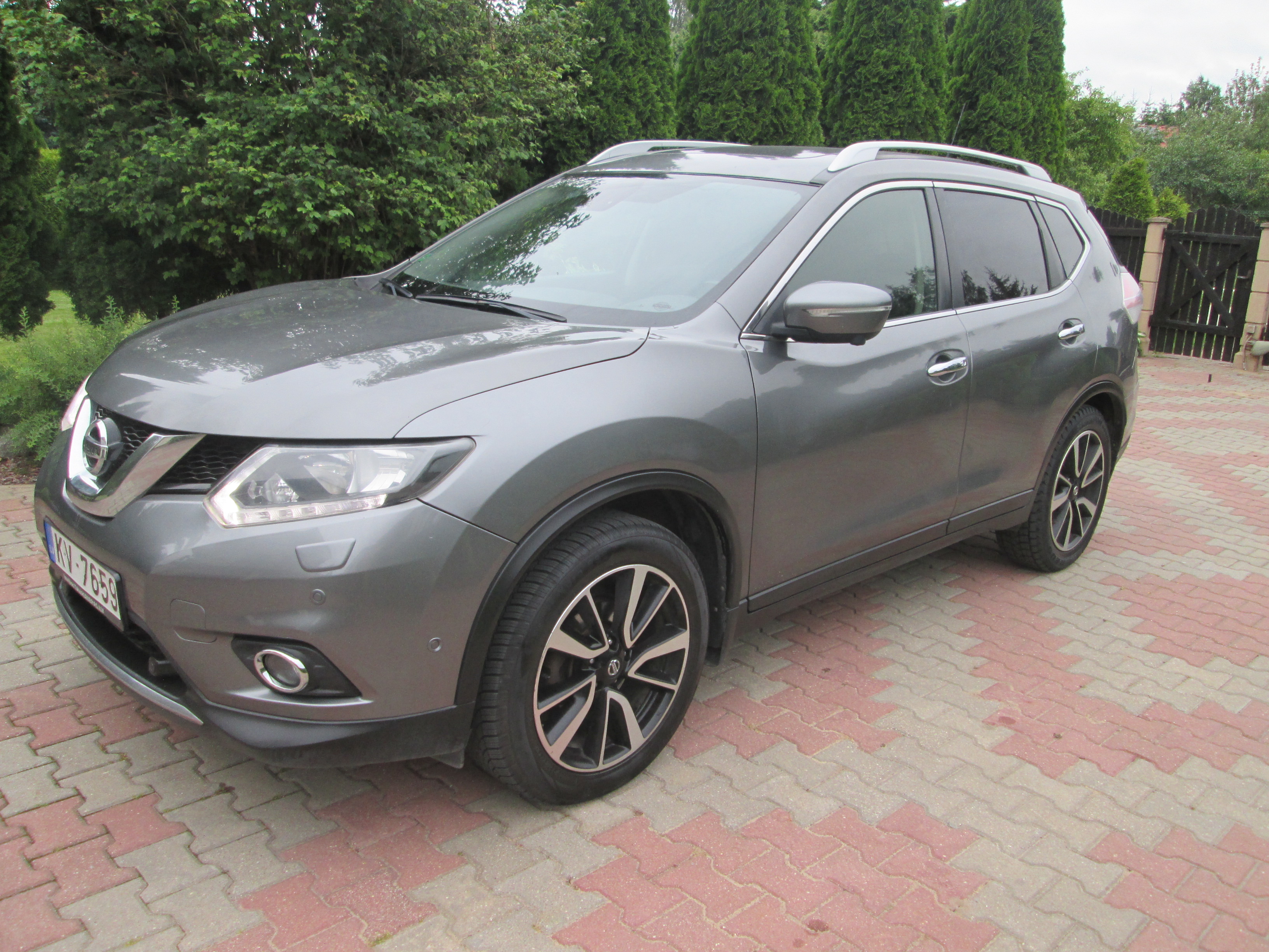 Pārdodu savejo Nissanu laba tehniska stāvokli ar jauno T. A bez aizradijumie