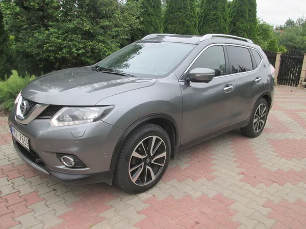 Nissan Pārdodu savejo Nissanu laba tehniska stāvokli T. A