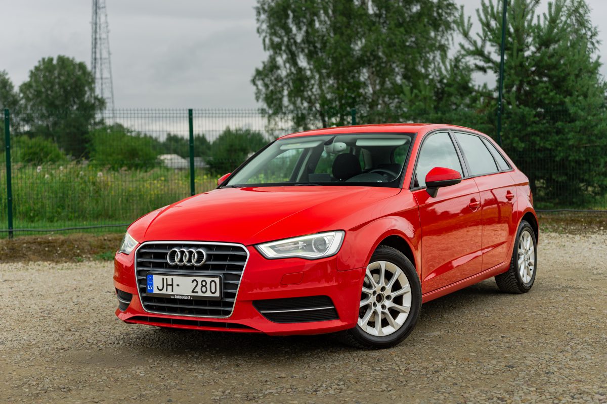 Audi A3 Sportback ar 1.6 litru dīzeļdzinēju un manuālo transmisiju.
Elegan