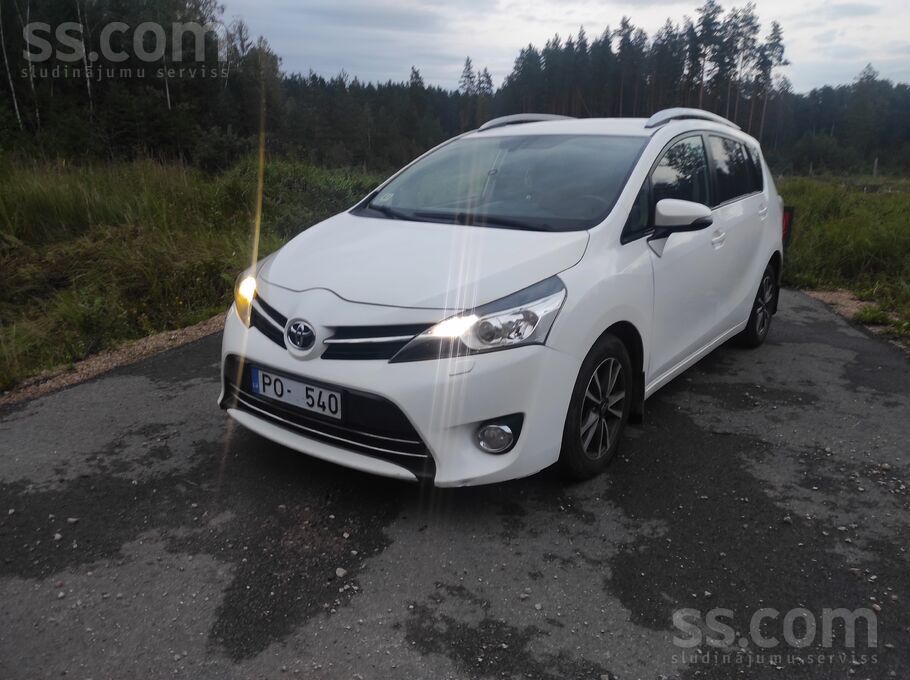 Toyota Pārdodu automašīnu labā stāvoklī. T. a. pirmā reiz