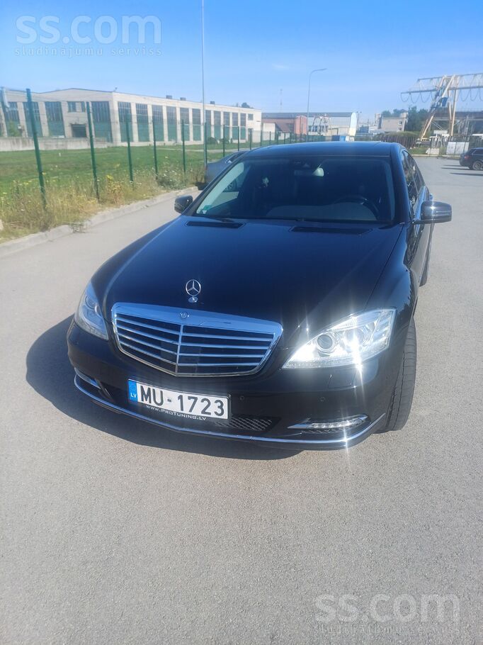 Pardodu Mercedes 350.Ideala tehniska stavoklī. Motoram samainita ķede visi r