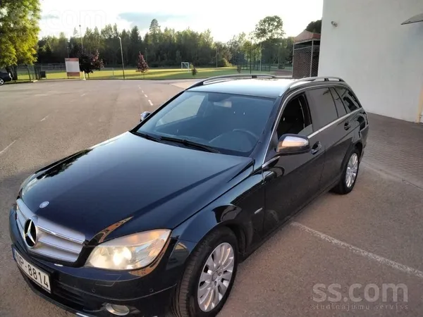 Mercedes Отличное состояние. Без пробега по Латвии. Возможе