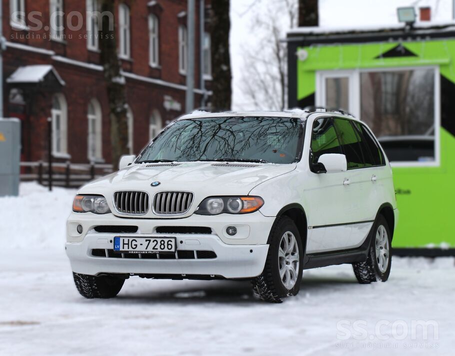 BMW 4.4 I/235kw, benzīns, 4X4, bez rūsas, melnie gries