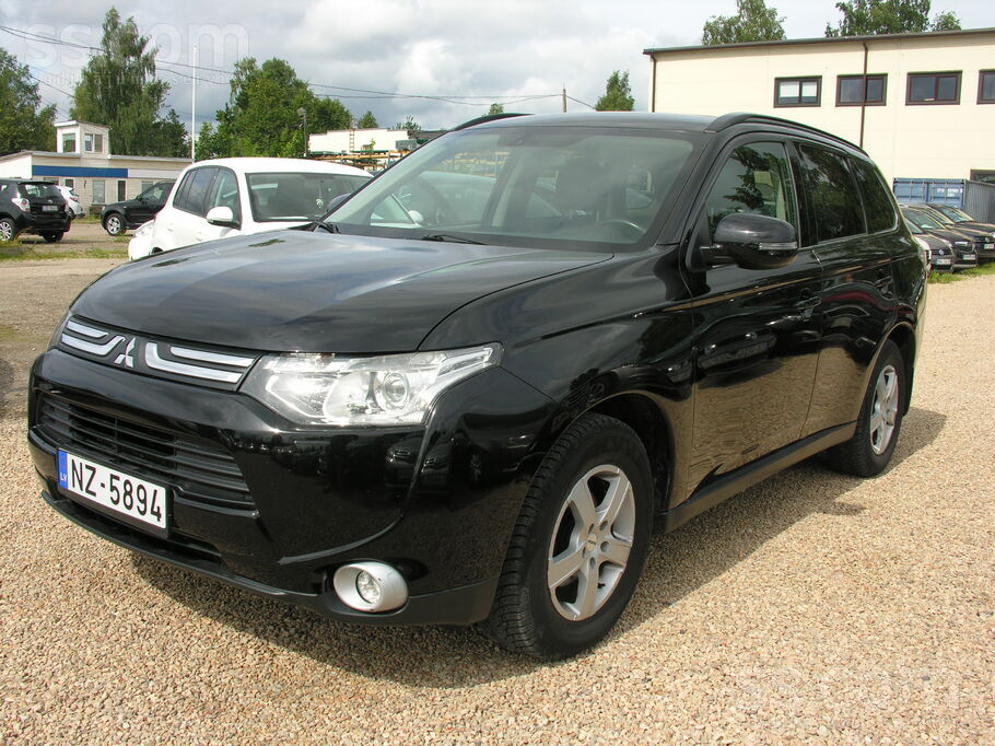 2.0 benzins-gaz automats 4x4 7vietas , labā tehniskā un vizuālā stāvoklī, Ли