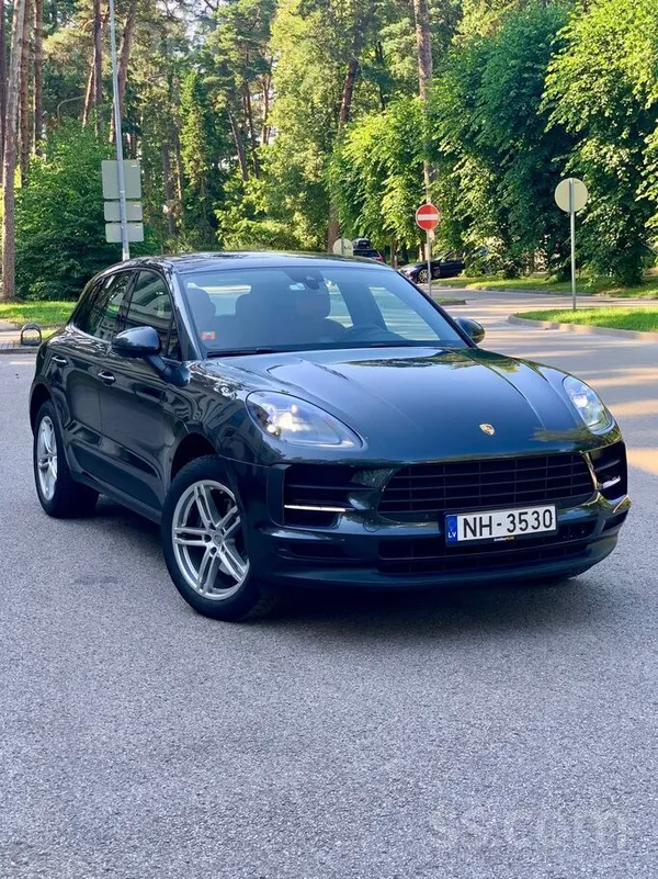 Porsche Izcils premium klases krosovers teicamā stāvoklī, 