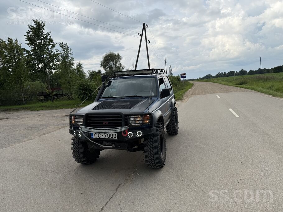 Mitsubishi Mitsubishi Pajero Mk2.