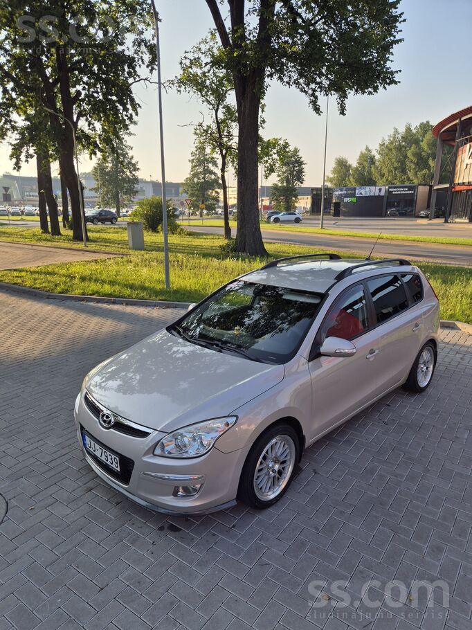 Hyundai Продам авто в ухоженом состоянии. 2 лит дизель. по