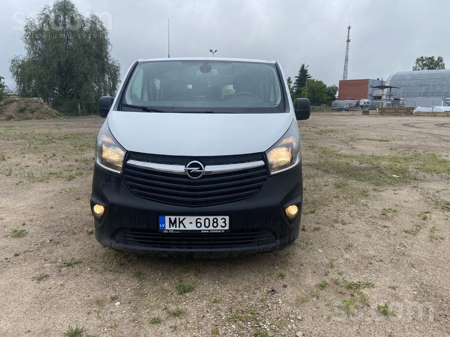 Opel Cena norādīta ar Pvn. Uzņēmums pardod Opel Vivaro.